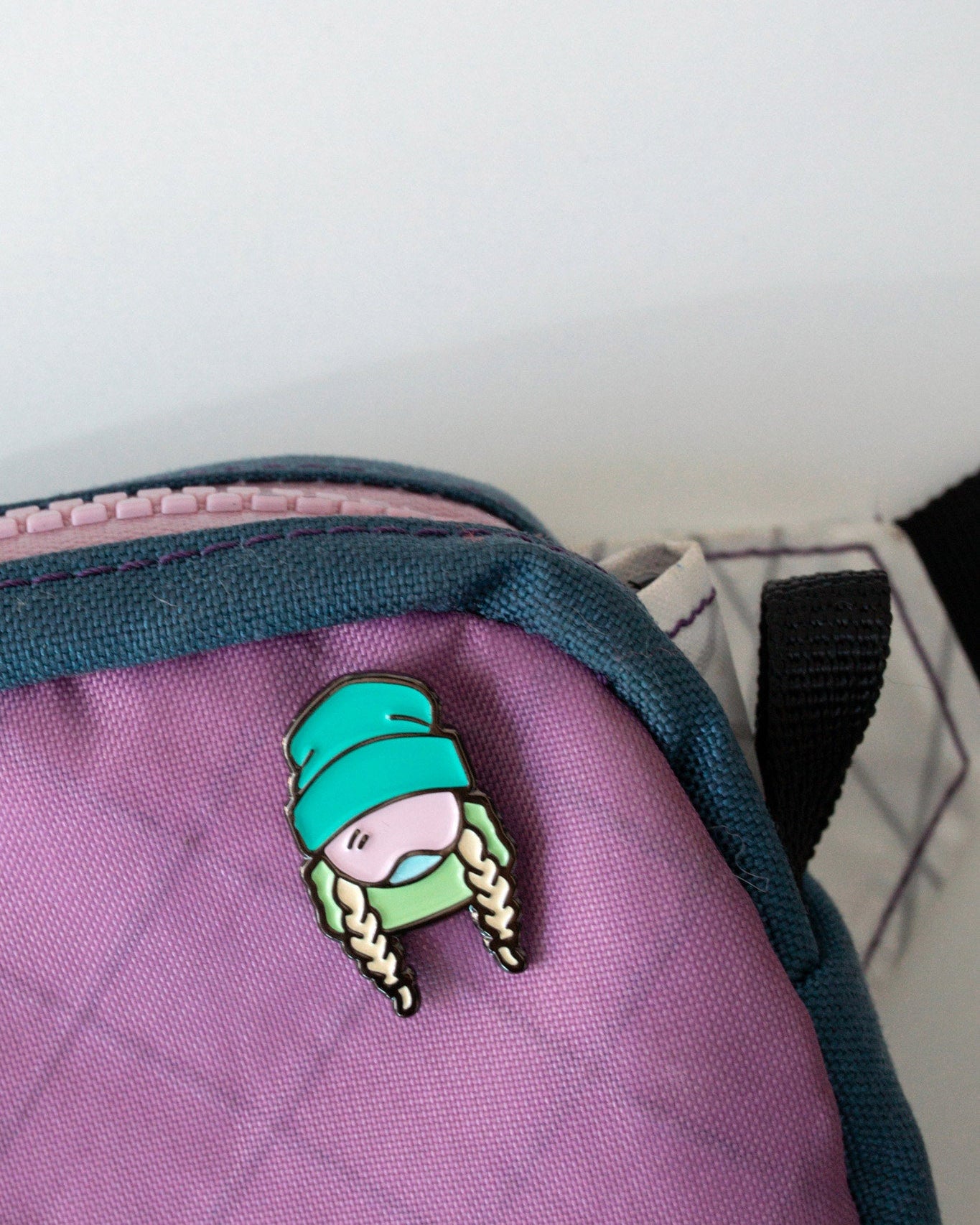 Ski Like A Girl | Sendy Seafoam Pin