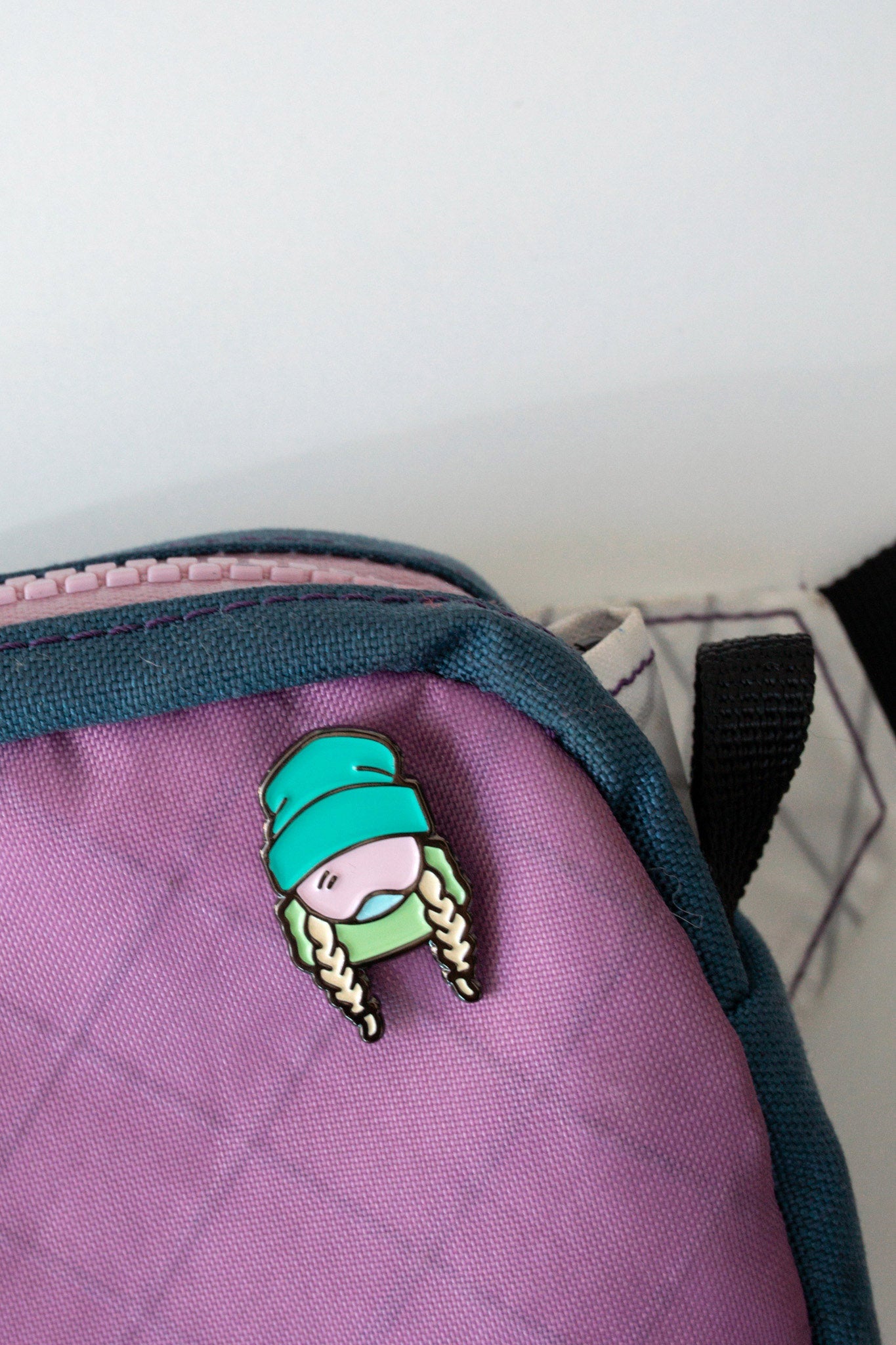 Ski Like A Girl | Sendy Seafoam Pin